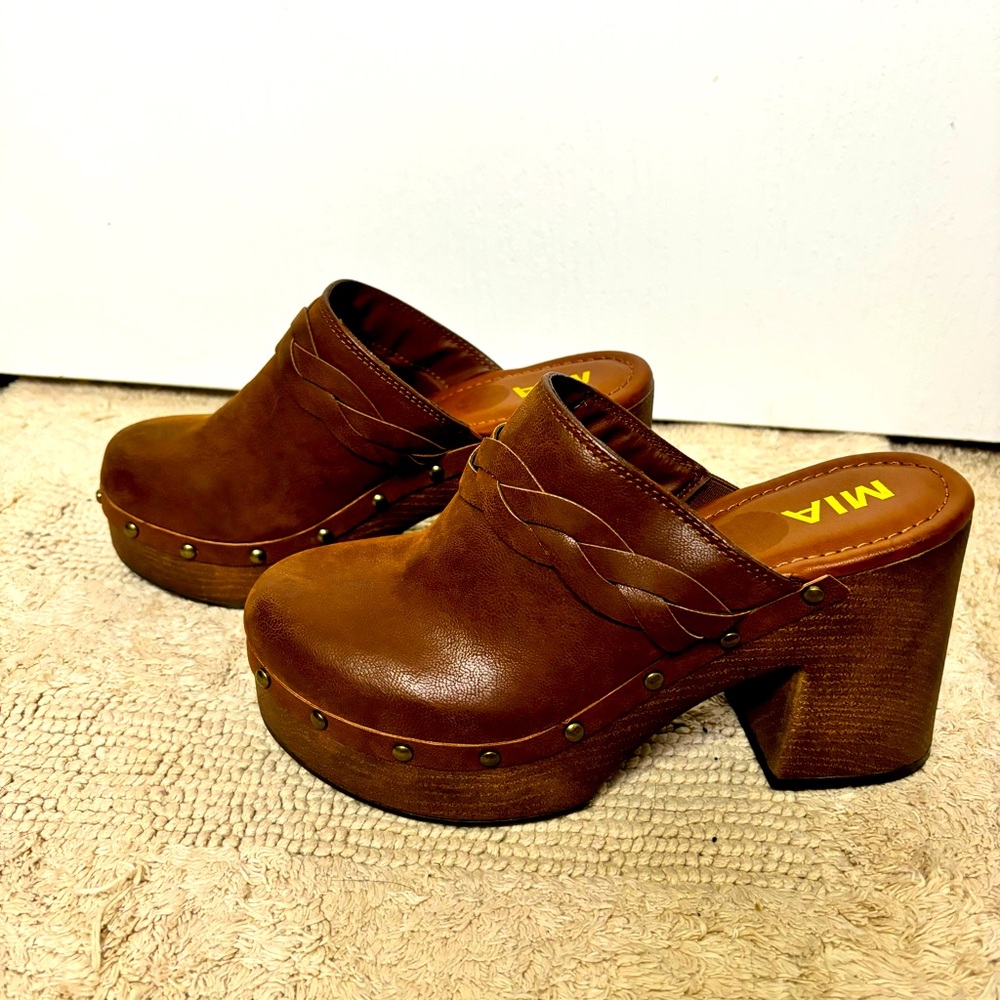 Mia Ravine cognac braided wood grain chunky clogs brown shoes women size 7.5 New